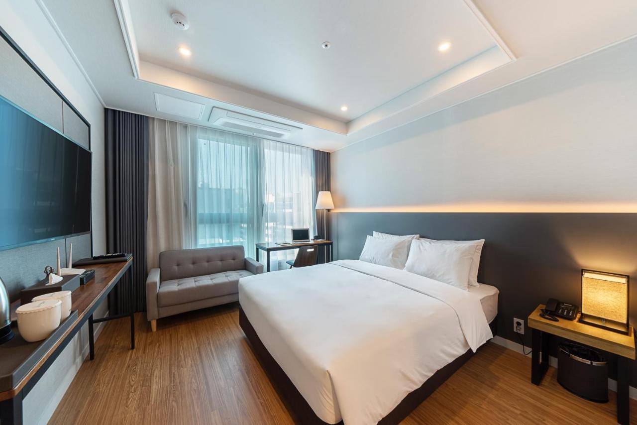 The Mains Hotel Чеонан Екстериор снимка