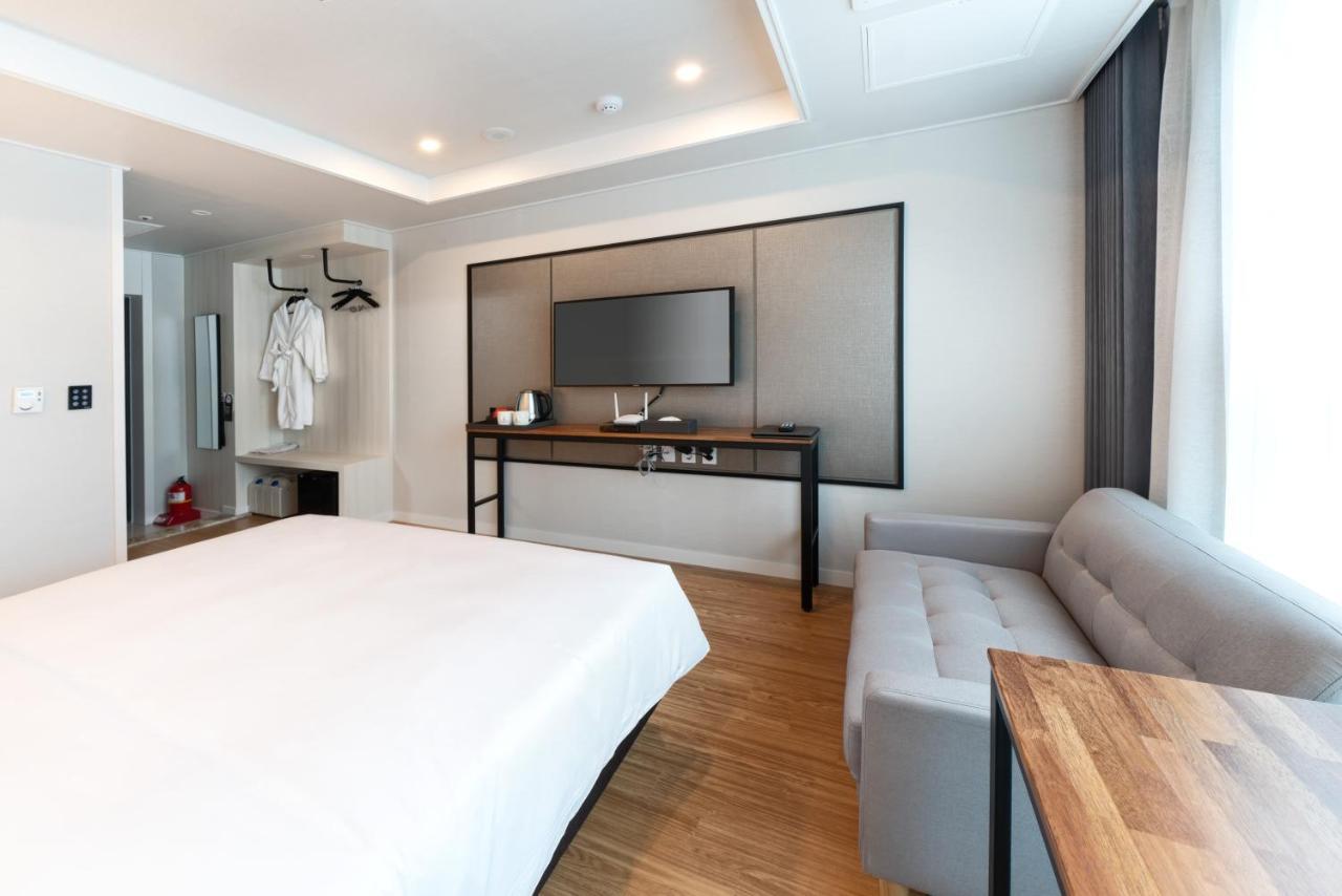 The Mains Hotel Чеонан Екстериор снимка