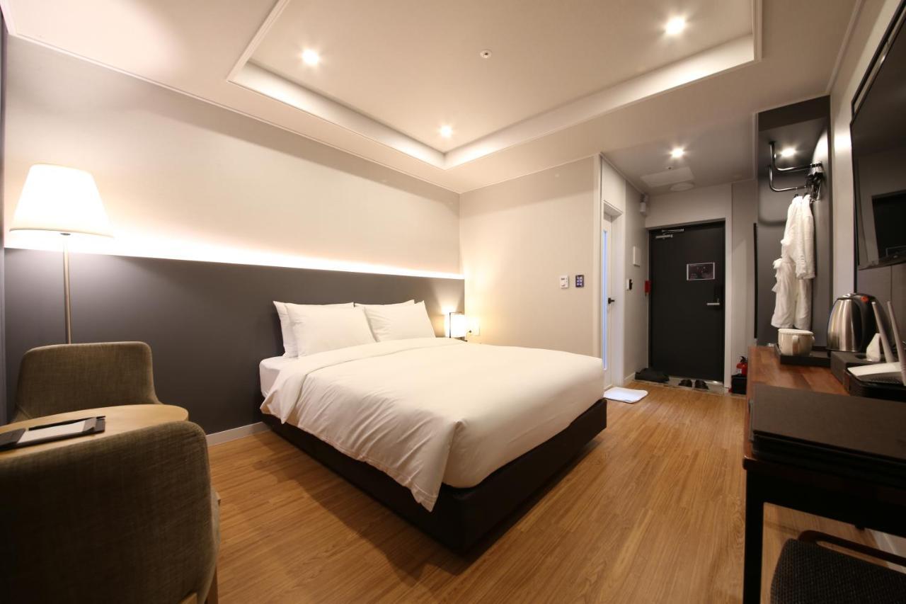 The Mains Hotel Чеонан Екстериор снимка