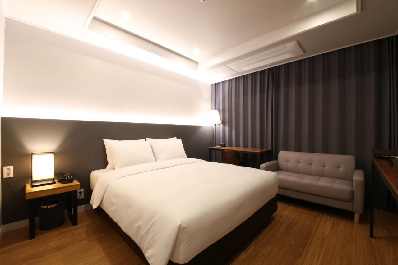 The Mains Hotel Чеонан Екстериор снимка